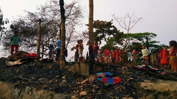 কোম্পানীগঞ্জে আগুনে পুড়ল তিন পরিবারের স্বপ্ন