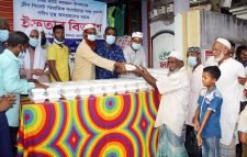 ক্লীন সিলেট সামাজিক সংগঠনের উদ্যোগে  দুস্থ ও অসহায়দের  ইফতার বিতরণ