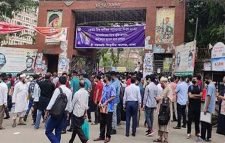 করোনার ঝুঁকির মধ্যেই মেডিকেল ভর্তিযুদ্ধে সোয়া লাখ শিক্ষার্থী