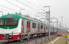 প্রথমবারের মতো চলেছে মেট্রোরেল