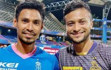 ঢাকায় পৌঁছে গেলেন সাকিব-মোস্তাফিজ