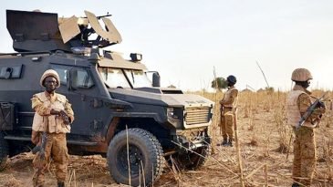 বুরকিনা ফাসোতে বন্দুকধারীদের গুলিতে নিহত ৩০