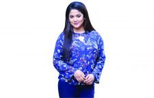 ফিরেছেন ঊর্মিলা