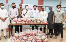 আলোকিত সমাজ কল্যাণ সংস্থার উদ্যোগে ঈদ উপহার বিতরন