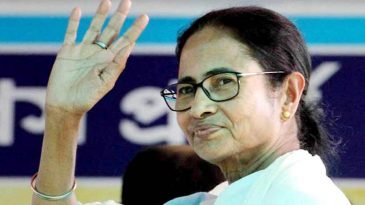 বিপুলভোটে জয়ী হয়ে ভারতের বাংলার মাটিতে আসছেন  তৃণমূল নেত্রী মমতা বন্দ্যোপাধ্যায়