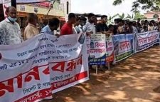 সিলেটে সড়ক সংস্কারের দাবিতে আন্দোলনের হুমকি