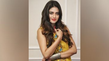 নিখিলের সঙ্গে লিভ-ইনে ছিলেন নুসরাত