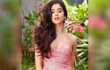 ঝড় তুললেন শ্রীদেবী কন্যা