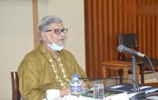 পরিকল্পনামন্ত্রীর হাত থেকে মোবাইল কেড়ে নিল ছিনতাইকারী