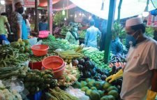 কাঁচাবাজার সকাল ৯টা থেকে বিকাল ৫টা পর্যন্ত খোলা