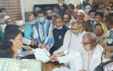 সিলেট ৩ উপনির্বাচনঃ মনোনয়নপত্র দাখিল করলেন হাবিবুর রহমান হাবিব