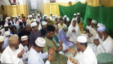 ভূমিকম্প রক্ষা থেকে হযরত শাহজালাল  (রহ.) মাজারে মিলাদ ও দোয়া অনুষ্ঠিত