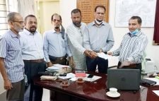 সড়ক সংস্কার ও উন্নয়নের দাবিতে এলজিইডি প্রকৌশলী স্মারকলিপি প্রদান