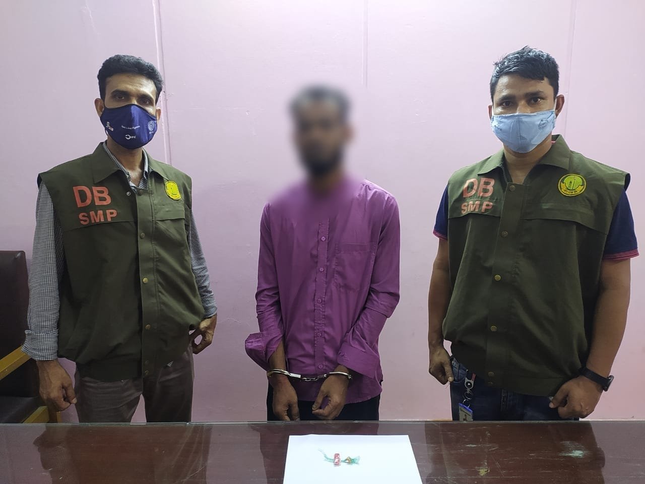 দক্ষিণ সুরমা থেকে ইয়াবা ব্যবসায়ী গ্রেফতার