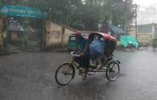 সিলেটে ঝুমঝুম বৃষ্টি, কমেছে গরম