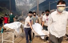 ভারতে ২১ ট্রাক চিতাভস্ম  করোনায় এক শ্মশানে