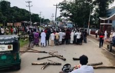 বিয়ানীবাজারে বিদ্যালয়ের ভূমি লিজের প্রতিবাদ, সড়ক অবরোধ