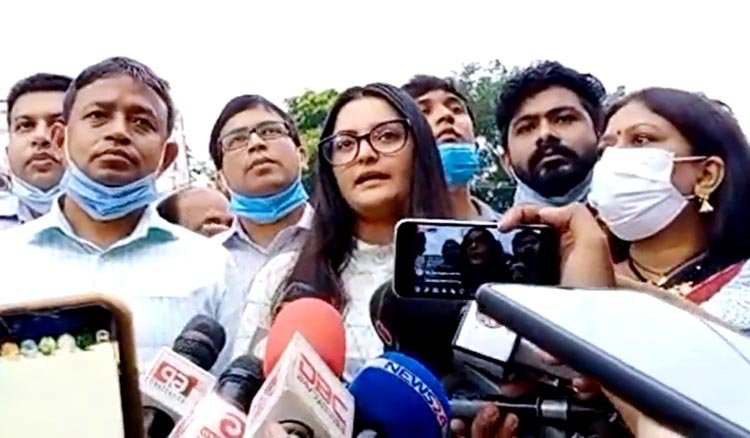 ২ঘন্টা অবস্থান শেষে ডিবি কাযালয় থেকে এসে, পরীমনি যা বললেন