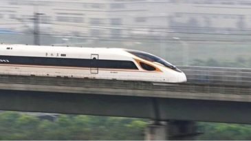 চীনে ট্রেনের আঘাতে নিহত ৯