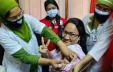 সারাদেশে আবারও প্রথম ডোজের টিকা দেওয়া শুরু