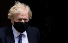 ‘বৃটিশদের বিদেশ সফরের ক্ষেত্রে ‘মুক্তিদাতা’ হতে যাচ্ছে দুই ডোজ ভ্যাকসিন’