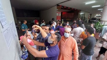 করোনার টিকা: প্লিজ রেমিট্যান্স যোদ্ধাদের মর্যাদা দিন