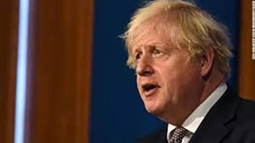 মহামারি নিয়ে আবারো ‘জুয়া’ খেলছেন বরিস জনসন