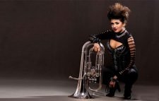 ডিজে সনিকার চমক