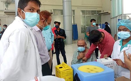 করোনার টিকা নিলেন রিজভী