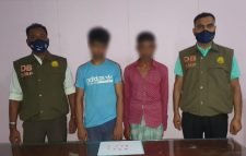 শিববাড়িতে ডিবির হাতে ইয়াবাসহ দুই মাদক ব্যবসায়ী আটক