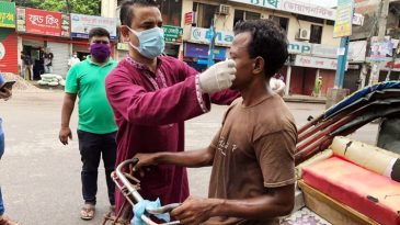 লকডাউনের ১মদিনে সিলেট মহানগর যুবলীগের মাস্ক বিতরণ