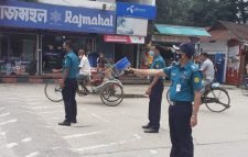 কঠোর লকডাউনে মানুষের চলাচল বাড়ছে, তৎপর প্রশাসন
