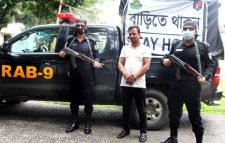 ভুয়া সাংবাদিক ফয়সল কাদিরকে গ্রেফতার করেছে র‌্যাব-৯