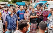 মাস্ক ছাড়াই প্রচারণায় ব্যস্ত শফি চৌধুরী