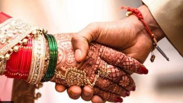 ৮ বিয়ের পর জানা গেলো নারী এইডসে আক্রান্ত