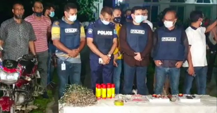 নারায়ণগঞ্জে জঙ্গি আস্তানায় অভিযানে বোমা সরঞ্জামাদি উদ্ধার, আটক ১