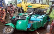 শায়েস্তাগঞ্জে মর্মান্তিক সড়ক দুর্ঘটনায় ৬ যাত্রী নিহত