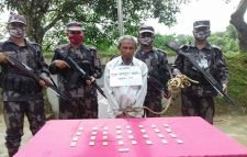 উখিয়ায় প্রায় তিন কোটি টাকার সোনাসহ রোহিঙ্গা আটক