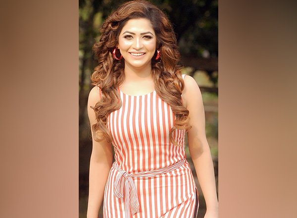 ‘মুশকান জুবেরী’ হাজির