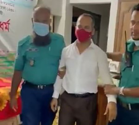 রাজধানীর এক ফার্মেসিতে মিললো মডার্নার টিকা, মামলা দায়ের