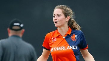 ৩ রানে ৭ উইকেট নিয়ে বিশ্বরেকর্ড ওভারডাইকের