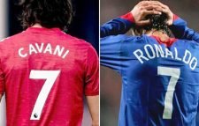 রোনালদোকে ‘৭ নম্বর’ জার্সি দিলে দল ছাড়তে হবে কাভানিকে!
