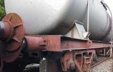 বগি লাইনচ্যুত: খুলনার সঙ্গে সারা দেশের ট্রেন যোগাযোগ বিচ্ছিন্ন