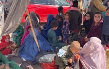 পাকিস্তানে আফগান জনতার ঢল