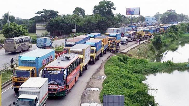 ঢাকা-টাঙ্গাইল-বঙ্গবন্ধু সেতু মহাসড়কে তীব্র যানজট