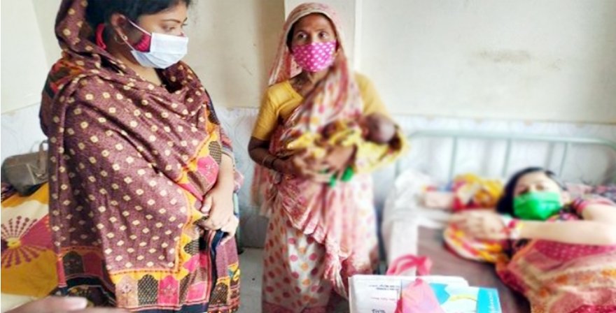 নেত্রকোনায় অসহায় প্রসূতির পাশে দাঁড়ালেন ইউএনও