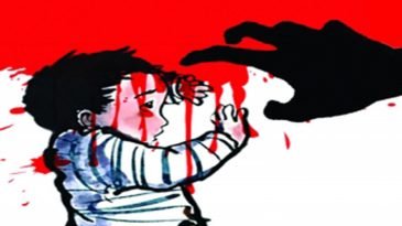 শিশুপুত্রকে গলা কেটে হত্যা করেলন বাবা