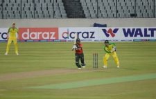 অস্ট্রেলিয়াকে মামুলি লক্ষ্য ছুড়ল বাংলাদেশ