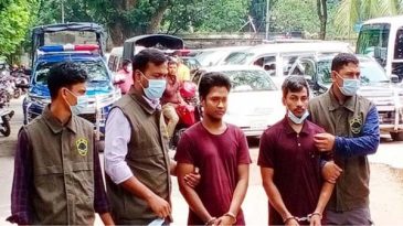 অনলাইনে বোমা বানানো শিখে পুলিশের ওপর হামলা করে তারা