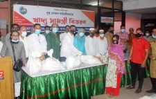 সিলেট ব্যবসায়ী ঐক্য কল্যাণ পরিষদের ৫শ দোকান কর্মচারীকে খাদ্য সহায়তা